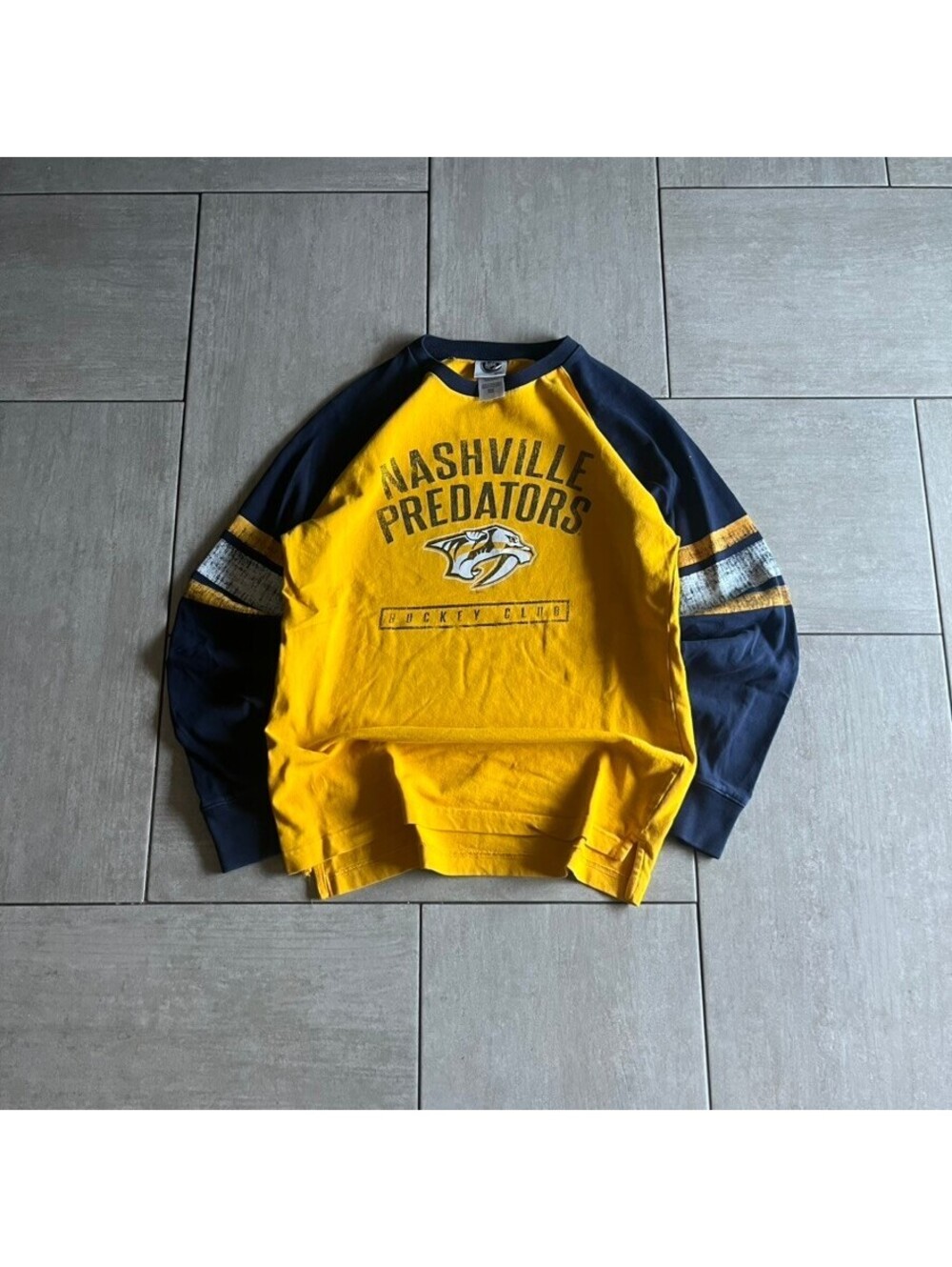 NHL Nashville Predators Raglan Sleeve Hockey Club Shirt M